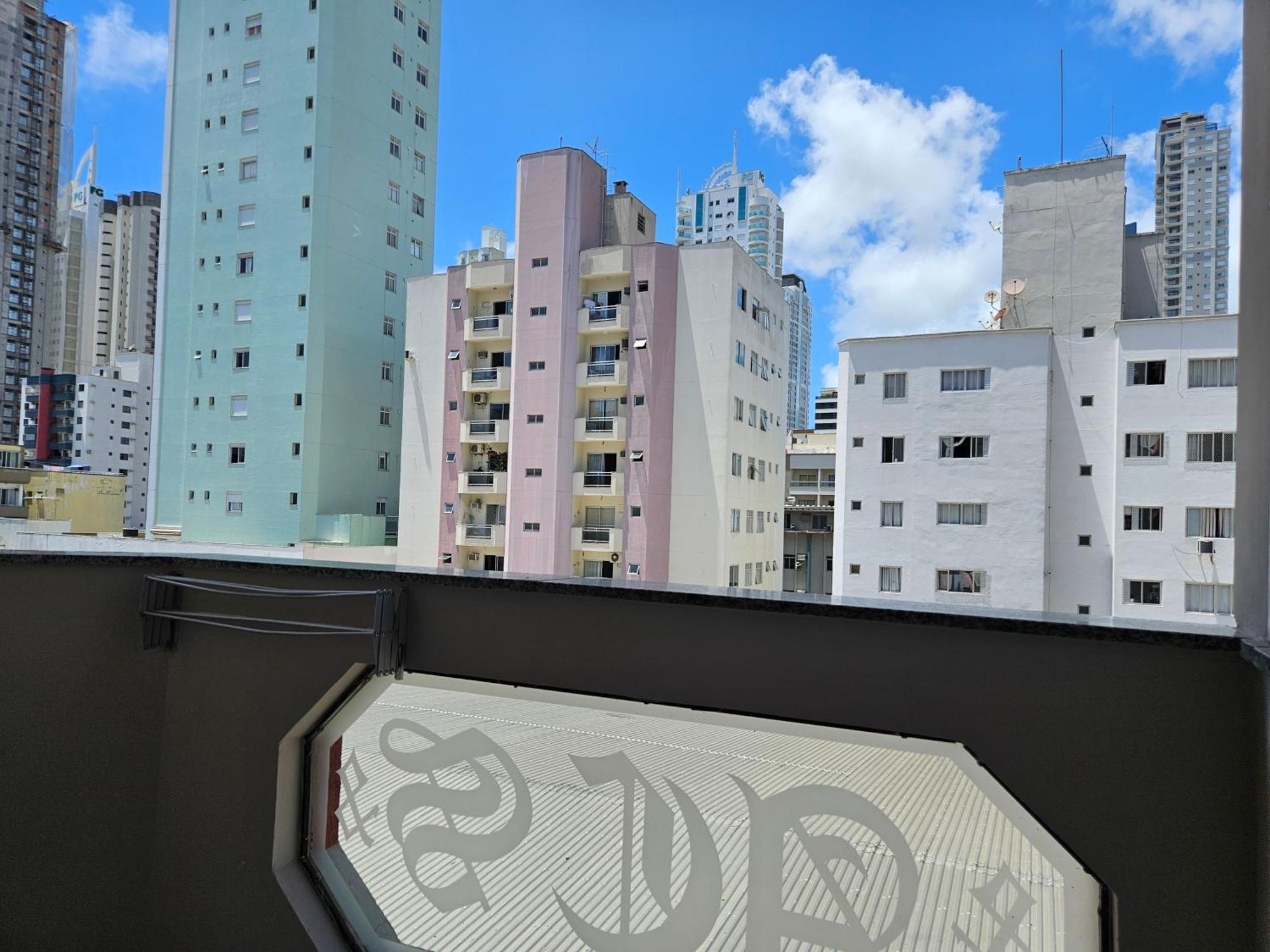 2 Quartos A 200Mts Praia Central, Garagem, Churrasqueira, Wi-Fi 90 Mbps, Pet Friendly Balneário Camboriú المظهر الخارجي الصورة